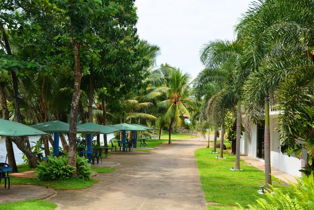 River View Banquet&Resort Wadduwa Exterior foto