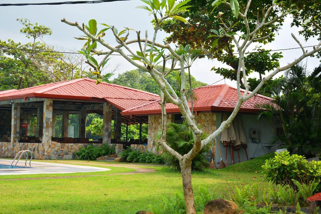 River View Banquet&Resort Wadduwa Exterior foto