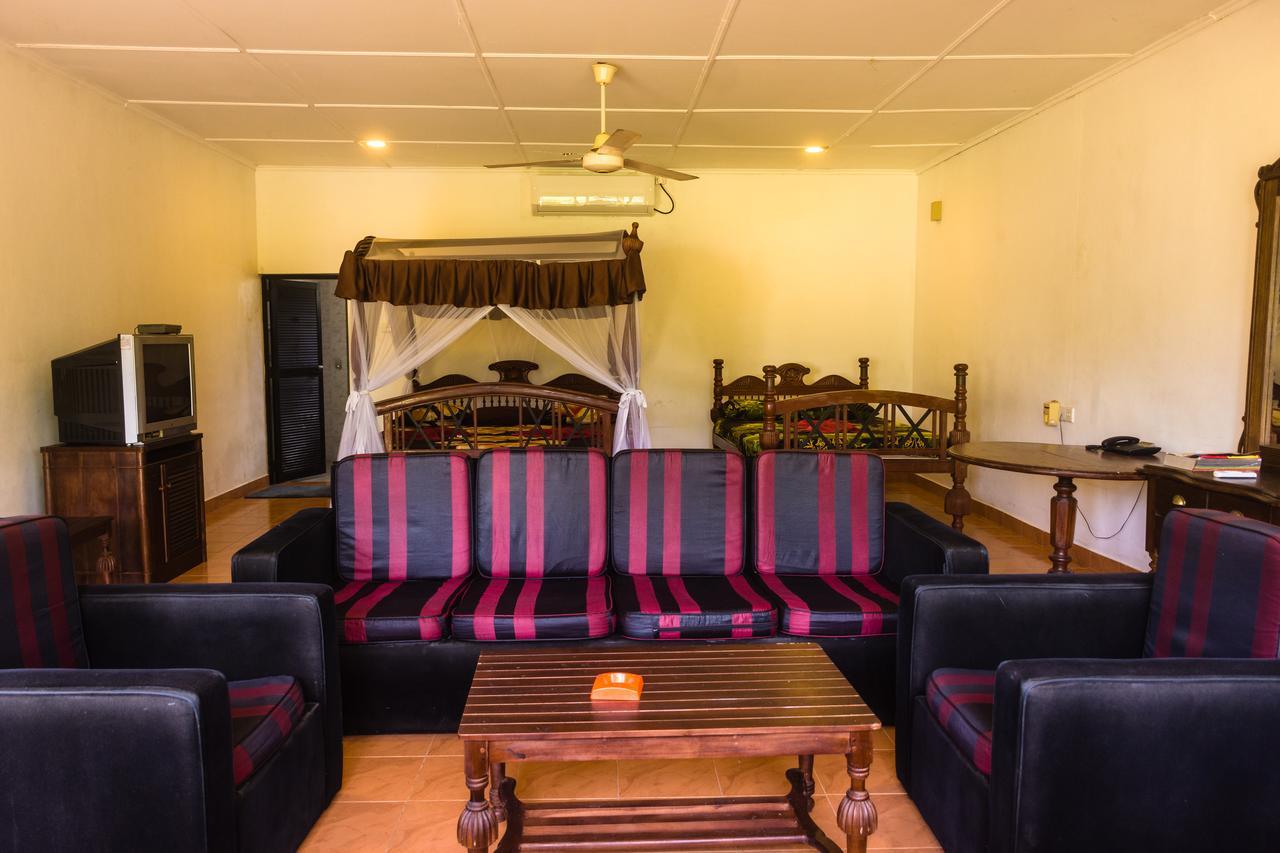 River View Banquet&Resort Wadduwa Exterior foto